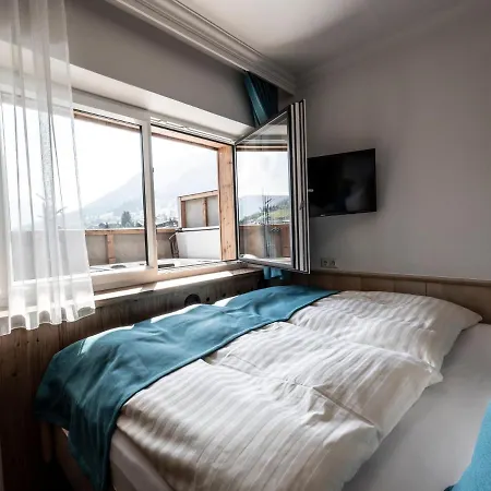 Frau Gans - Pure Mountain